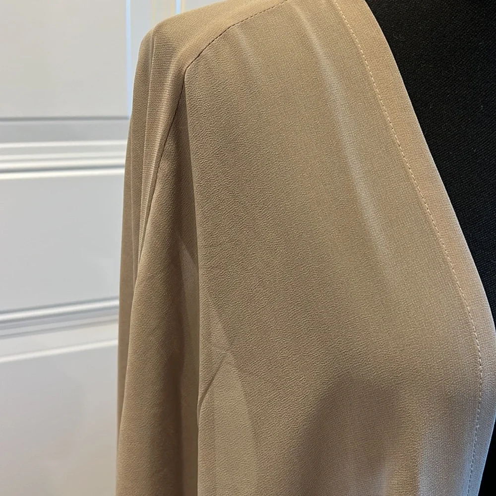 NWOT Marla Wynne Layers cover in Beige. 2x - Picture 6 of 10